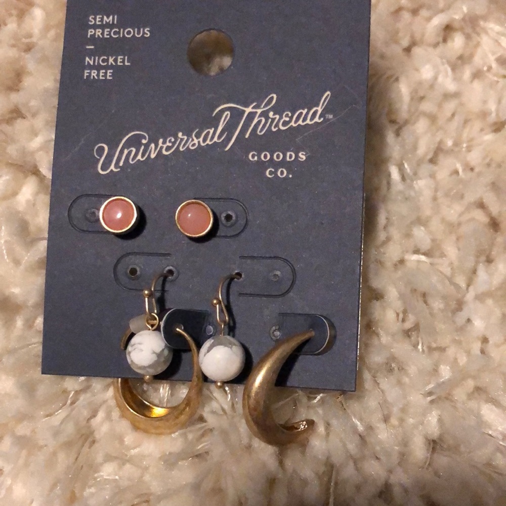 Matte gold finish earring set
